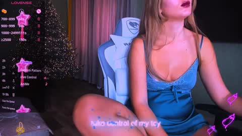 reggieMeow online show from 12.15.24