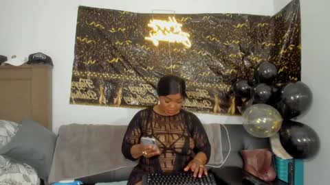 Snapshot of reginabanx chatting on 04.26.26 reginabanx online show from 04.26.26