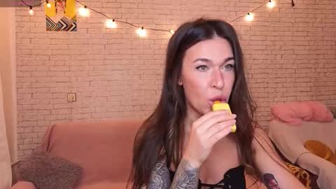 ReginaHawkinss online show from 10.09.25