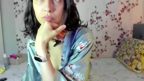 Snapshot of reginamoon12 chatting on 10.27.25 Alisa online show from 10.27.25