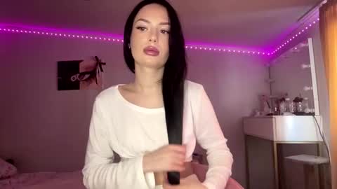 Snapshot of reginavandivier chatting on 07.20.26 Amelia online show from 07.20.26