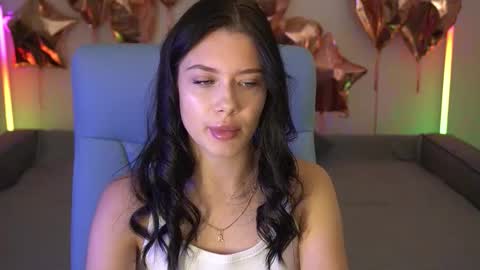 Snapshot of reginawine chatting on 10.07.25 ReginaWine online show from 10.07.25