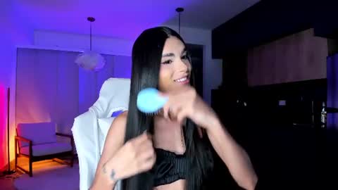 Snapshot of reichel_gray chatting on 06.17.26 REICHEL online show from 06.17.26