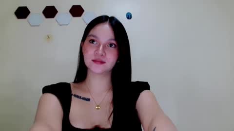 Snapshot of reignxxxx chatting on 05.25.26 Rei online show from 05.25.26