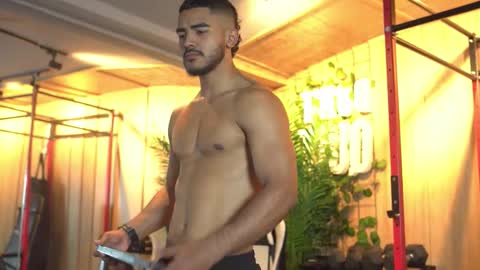 Snapshot of reik_von chatting on 02.04.26 Reik online show from 02.04.26