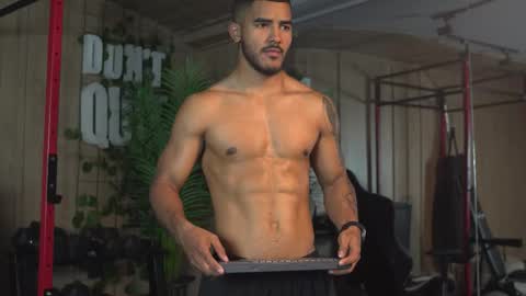 Snapshot of reik_von chatting on 02.09.26 Reik online show from 02.09.26