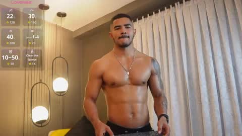 Snapshot of reik_von chatting on 04.30.26 Reik online show from 04.30.26