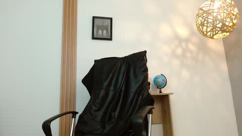   REIKO  online show from 01.29.25