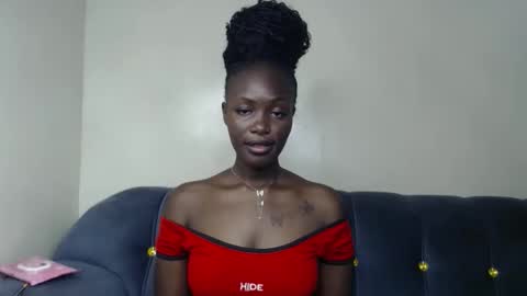 Snapshot of reina_lexi chatting on 05.14.26 reina_lexi online show from 05.14.26