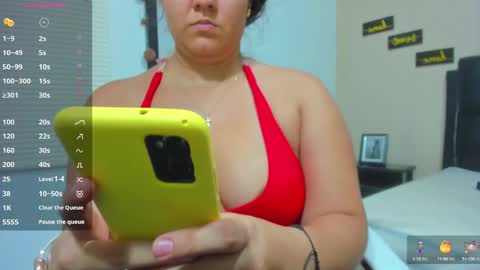 Snapshot of reina_loren chatting on 01.14.25 reina_loren online show from 01.14.25