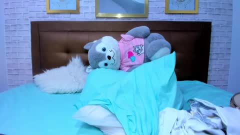 Snapshot of reina_loren chatting on 01.26.25 reina_loren online show from 01.26.25