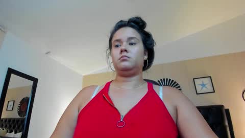 Snapshot of reina_loren chatting on 09.26.25 reina_loren online show from 09.26.25