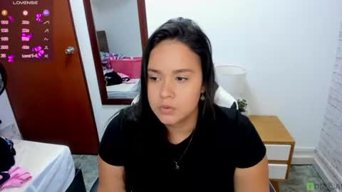 Snapshot of reina_loren chatting on 06.11.26 reina_loren online show from 06.11.26
