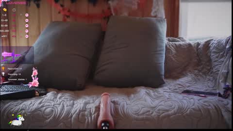 Reinacatchile online show from 10.18.25