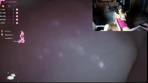 Reinacatchile online show from 10.25.25