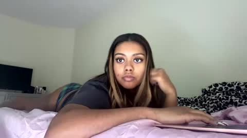 Snapshot of reinarica chatting on 02.26.26 reinarica online show from 02.26.26