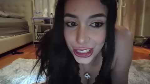 Remelia Paige online show from 02.12.25