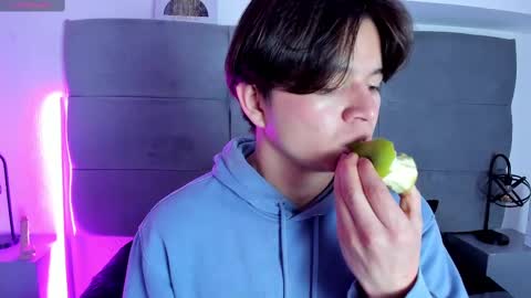 Snapshot of remiblythe chatting on 02.23.25 RemiBlythe online show from 02.23.25