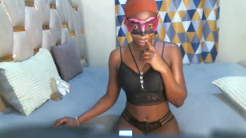 Snapshot of remmyqueen chatting on 04.21.26 remmyqueen online show from 04.21.26