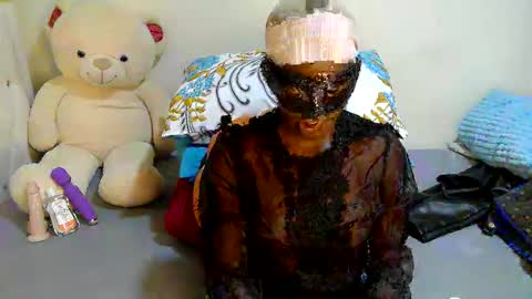 Snapshot of remmyqueen chatting on 05.12.26 remmyqueen online show from 05.12.26