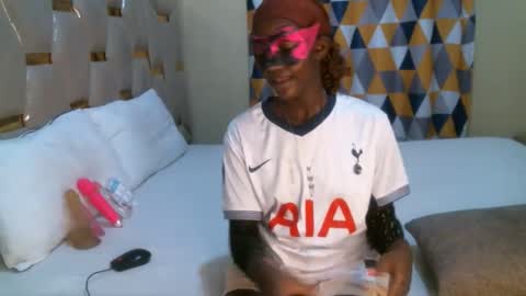 Snapshot of remmyqueen chatting on 05.14.26 remmyqueen online show from 05.14.26