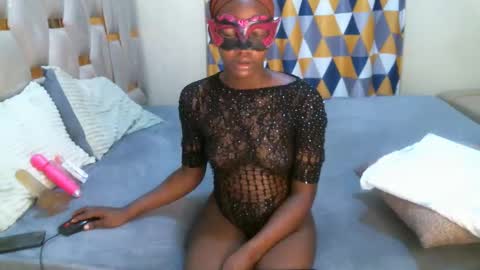 Snapshot of remmyqueen chatting on 05.25.26 remmyqueen online show from 05.25.26