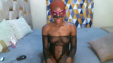 Snapshot of remmyqueen chatting on 05.25.26 remmyqueen online show from 05.25.26