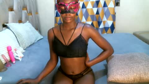 Snapshot of remmyqueen chatting on 05.27.26 remmyqueen online show from 05.27.26