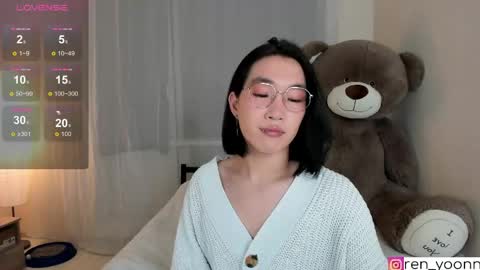 Snapshot of ren_yoonn chatting on 05.11.26 Ren online show from 05.11.26