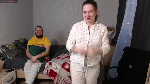 Renae Tom online show from 12.02.24