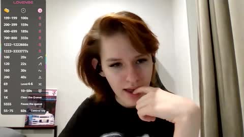 Snapshot of renaeblaski chatting on 02.11.26 Claire online show from 02.11.26
