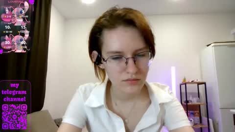 Snapshot of renaeblaski chatting on 03.18.26 Claire online show from 03.18.26