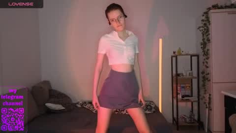 Snapshot of renaeblaski chatting on 04.23.26 Claire online show from 04.23.26