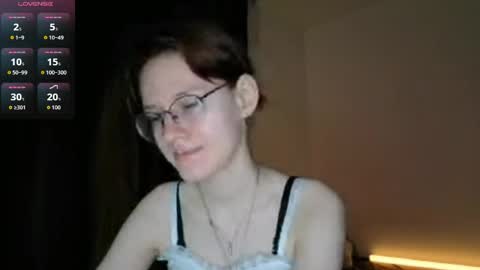 Snapshot of renaeblaski chatting on 05.29.26 Claire online show from 05.29.26