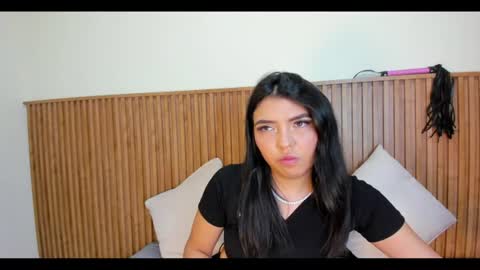 Snapshot of renata_aura chatting on 06.21.26 Renata aura online show from 06.21.26
