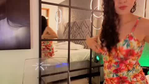 Snapshot of renata_cruz_ chatting on 05.30.26 Renata 3 online show from 05.30.26