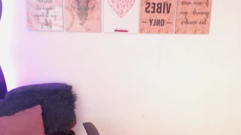 Snapshot of renata_ruiz chatting on 12.05.24    online show from 12.05.24