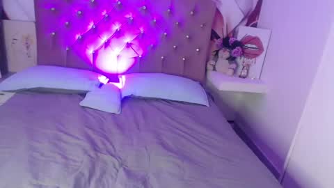 Snapshot of renata_valentina chatting on 04.25.26 RENATA VALENTINA online show from 04.25.26