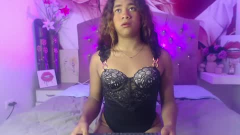 Snapshot of renata_valentina chatting on 04.28.26 RENATA VALENTINA online show from 04.28.26