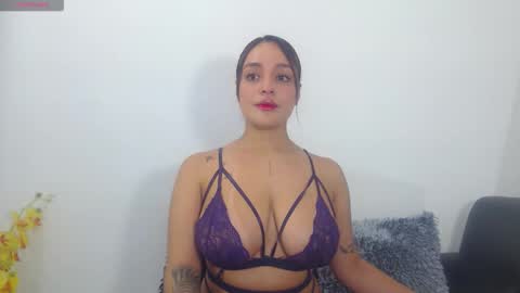 Snapshot of renatabrownn28 chatting on 04.18.26 renatabrownn28 online show from 04.18.26