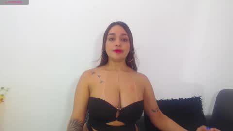 Snapshot of renatabrownn28 chatting on 05.06.26 renatabrownn28 online show from 05.06.26