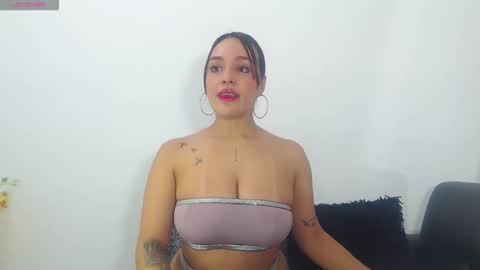 Snapshot of renatabrownn28 chatting on 05.08.26 renatabrownn28 online show from 05.08.26