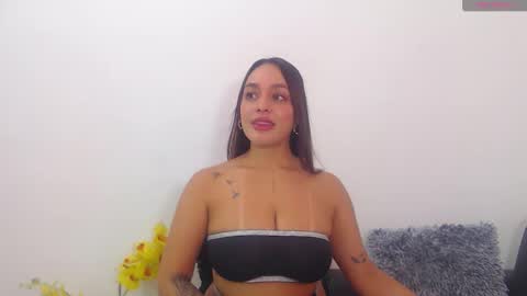 Snapshot of renatabrownn28 chatting on 06.04.26 renatabrownn28 online show from 06.04.26