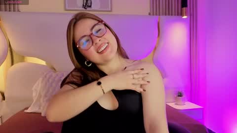Snapshot of renatajoness1 chatting on 03.30.26 Renata online show from 03.30.26