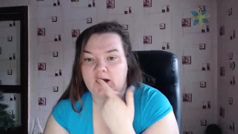 renataoia online show from 02.05.25