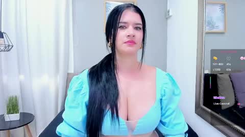 Snapshot of renataruiz_rr chatting on 05.25.26 online show from 05.25.26