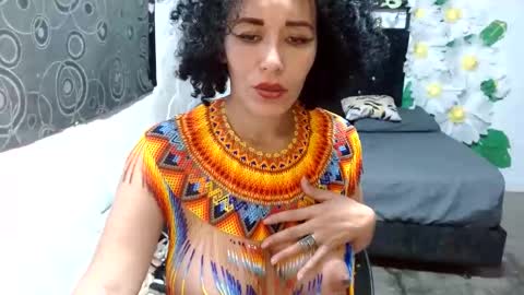 Renatta online show from 01.14.25