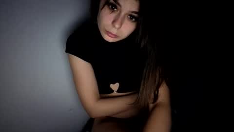 Snapshot of renee_loah chatting on 11.01.25 renee_loah online show from 11.01.25