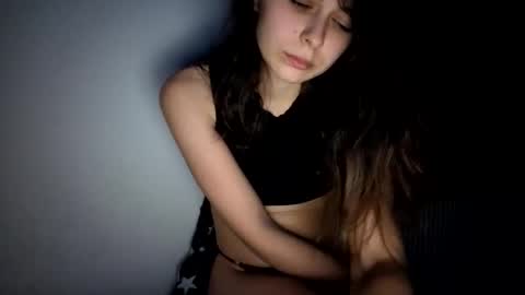 Snapshot of renee_loah chatting on 11.13.25 renee_loah online show from 11.13.25