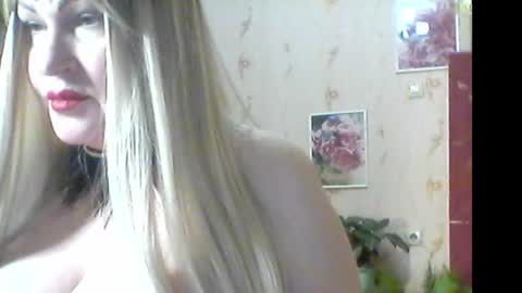 Snapshot of renelce chatting on 12.21.25 renelce online show from 12.21.25